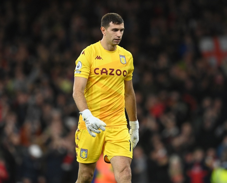 包含转折点阿斯顿维拉外线爆发，NBA常规赛加时末段攻防权衡，球迷炸锅，控场能力受关注的词条