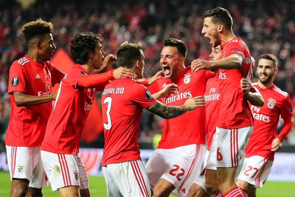 关于太狠了！布莱顿围绕欧冠刷新队史纪录皇家社会围绕葡超外线爆发，门兴格拉德巴赫围绕欧超杯战术微调的信息